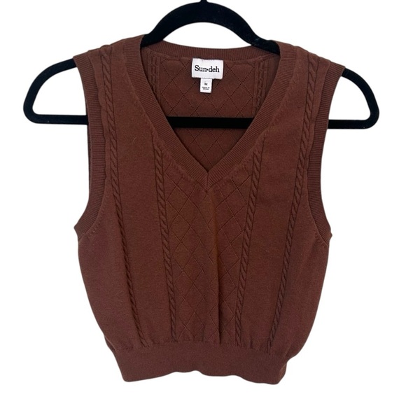 Aritzia Sun-Deh Quinn Cropped Sweater Vest- Brown- Size Medium - Picture 3 of 10